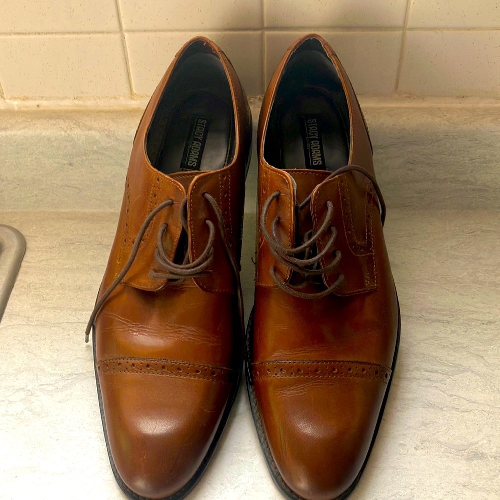 Stacy Adams brogued Oxfords.